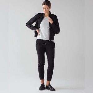 Lululemon On The Fly Pant Black Size 4 Woven High Rise Work Travel